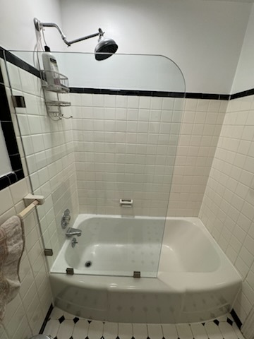 Home Custom glass shower splash panel by Eagle Glass Shop